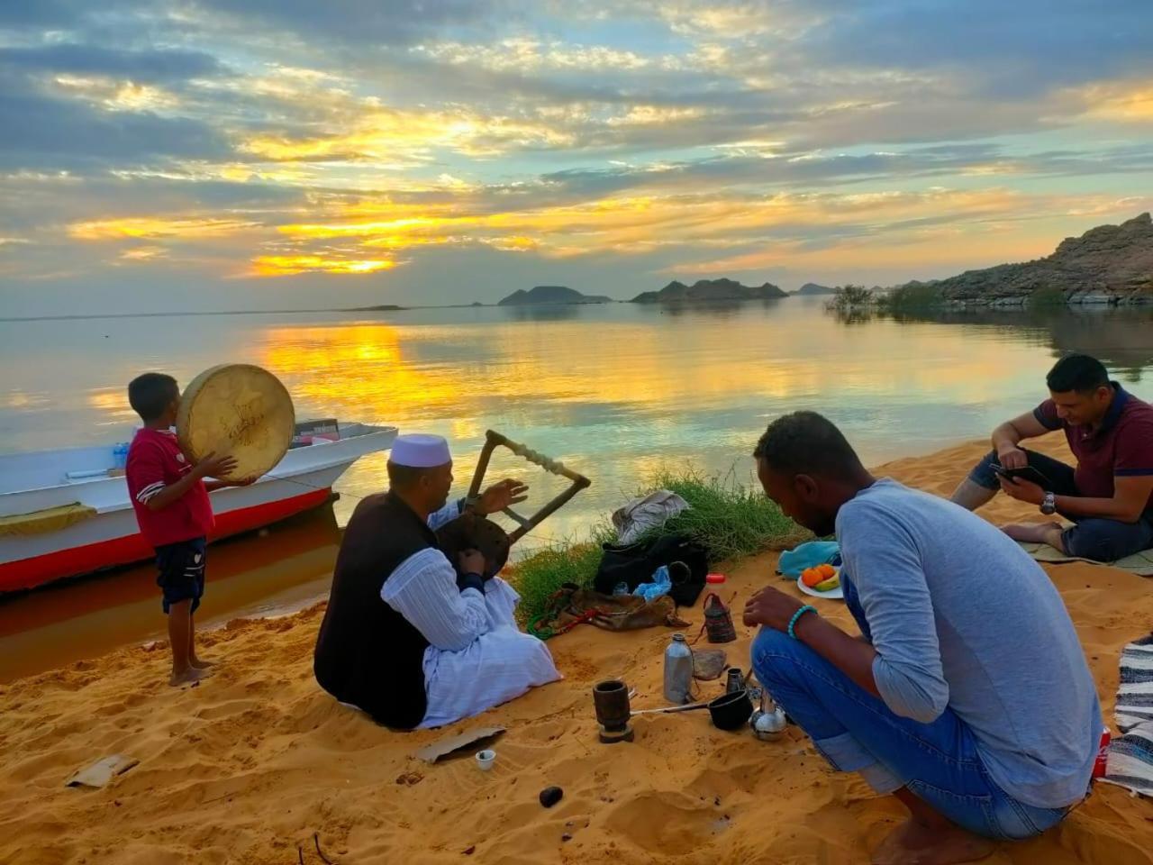 Kabara Nubian House Hotel Абу Симбел Стая снимка